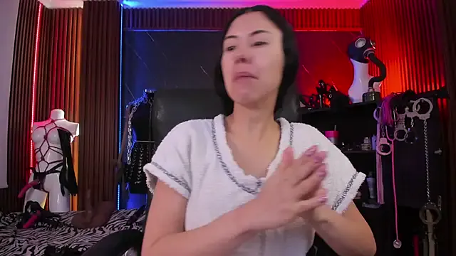 Freechat XiaQueen on StripChat