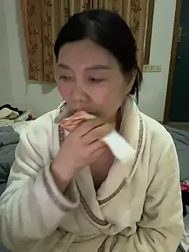 xiiuuff18 on StripChat