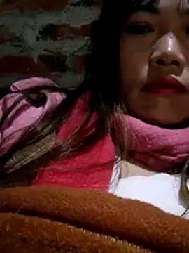 yana-zz on StripChat 