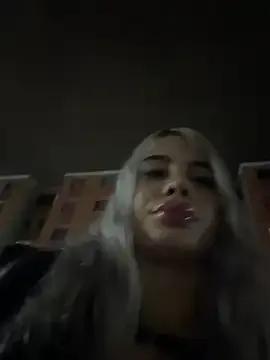 YouCandiSumisa — Tetas en el gym afuera