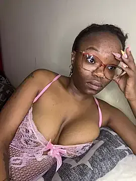 YummyMelanin117 on StripChat 