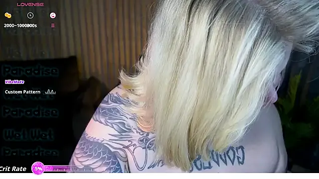 ZaraReignn on StripChat