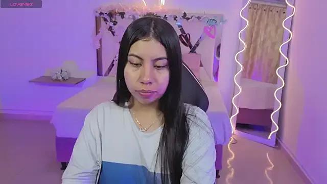 Freechat ZURY_TAY on StripChat