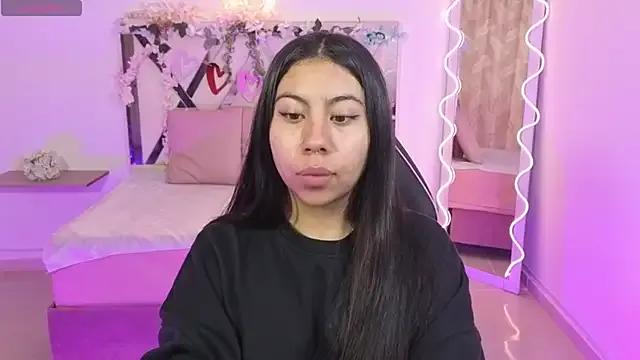 Freechat ZURY_TAY on StripChat